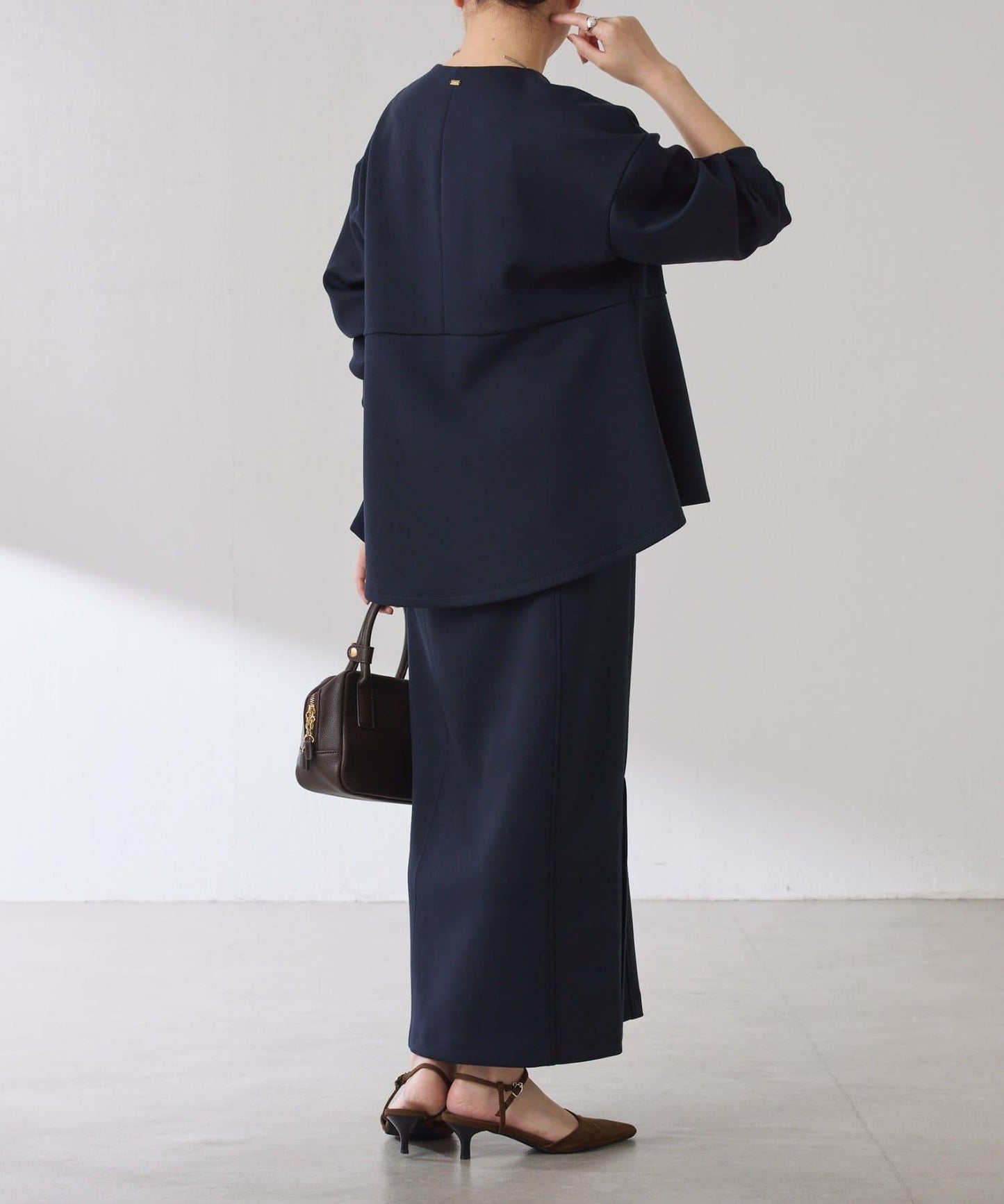 紙板荷葉邊開衫/套裝服