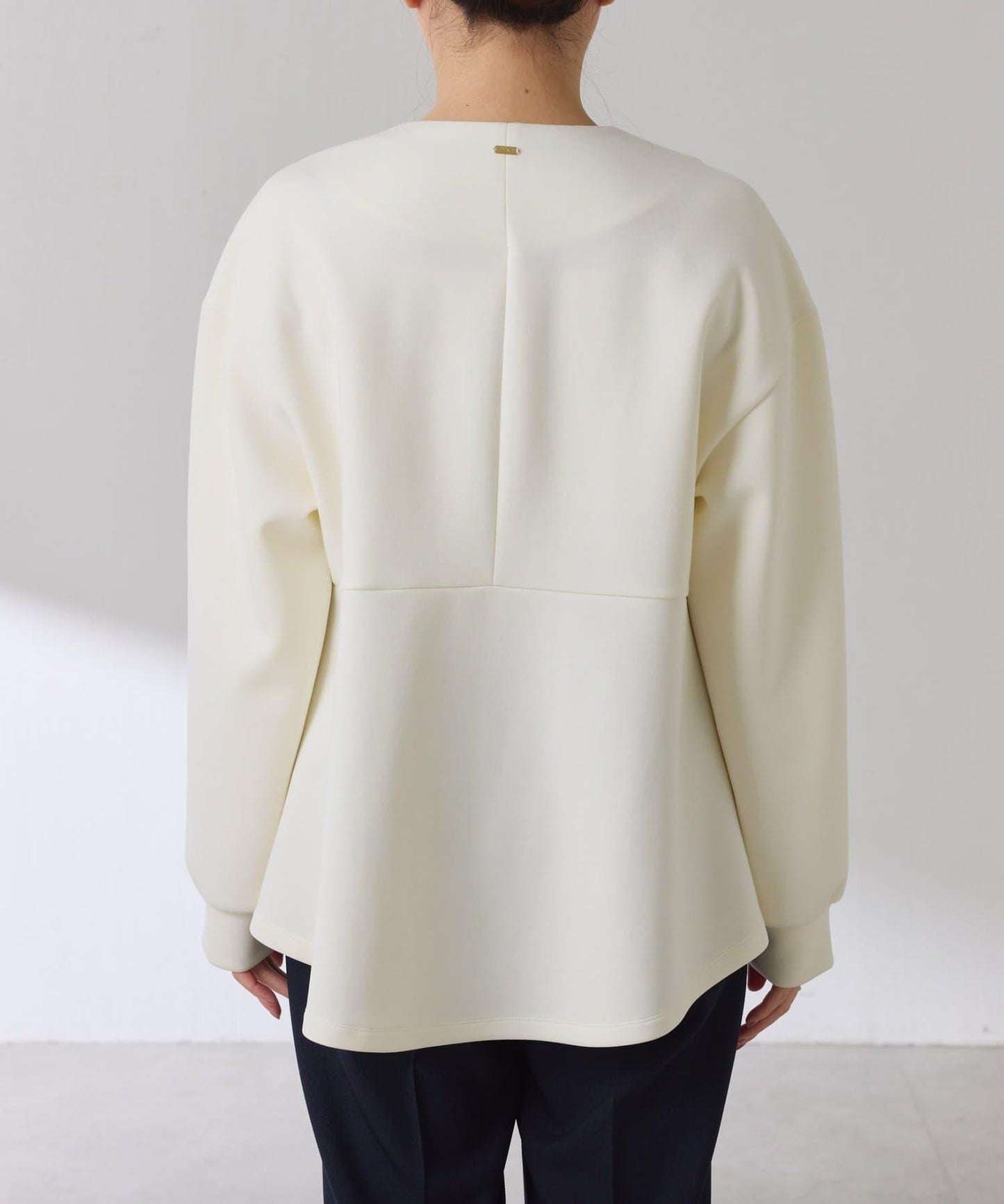 紙板荷葉邊開衫/套裝服