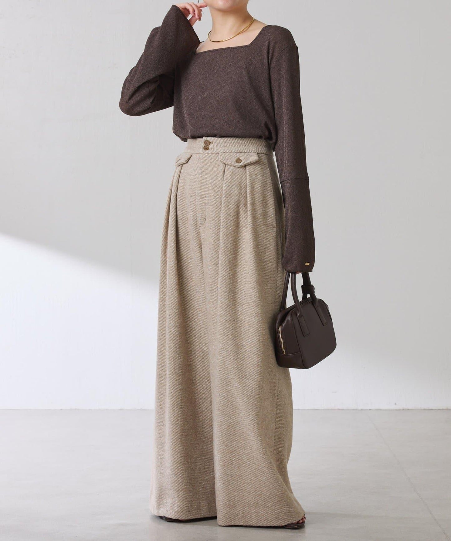 【可作內搭】透視亮絲羅紋方領上衣