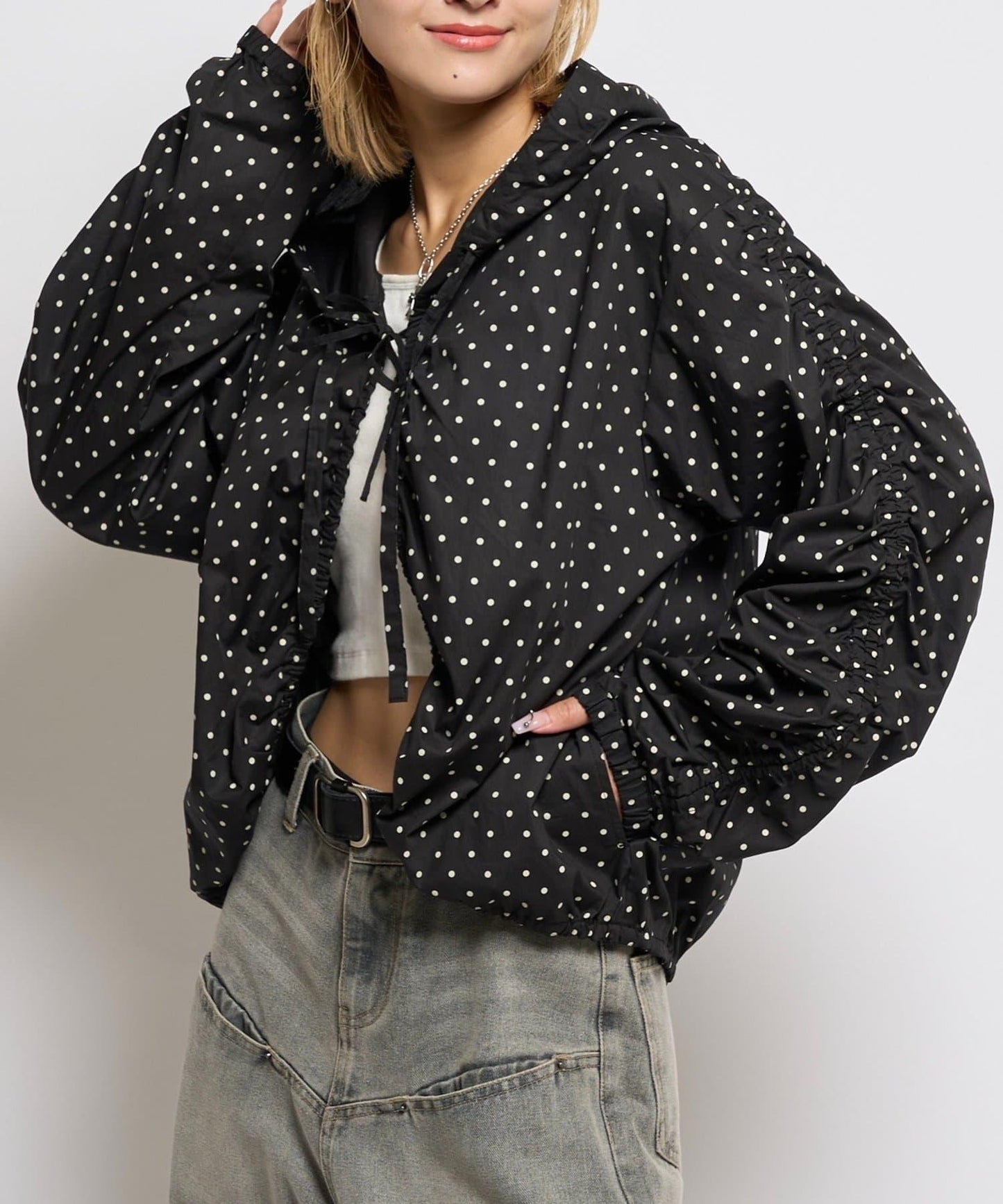 【WHO'S WHO gallery】抽褶連帽襯衫夾克