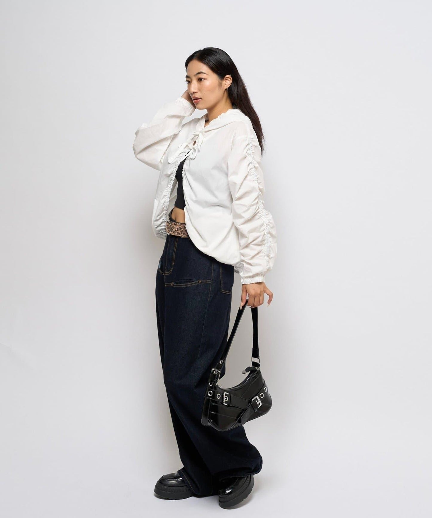 【WHO'S WHO gallery】抽褶連帽襯衫夾克