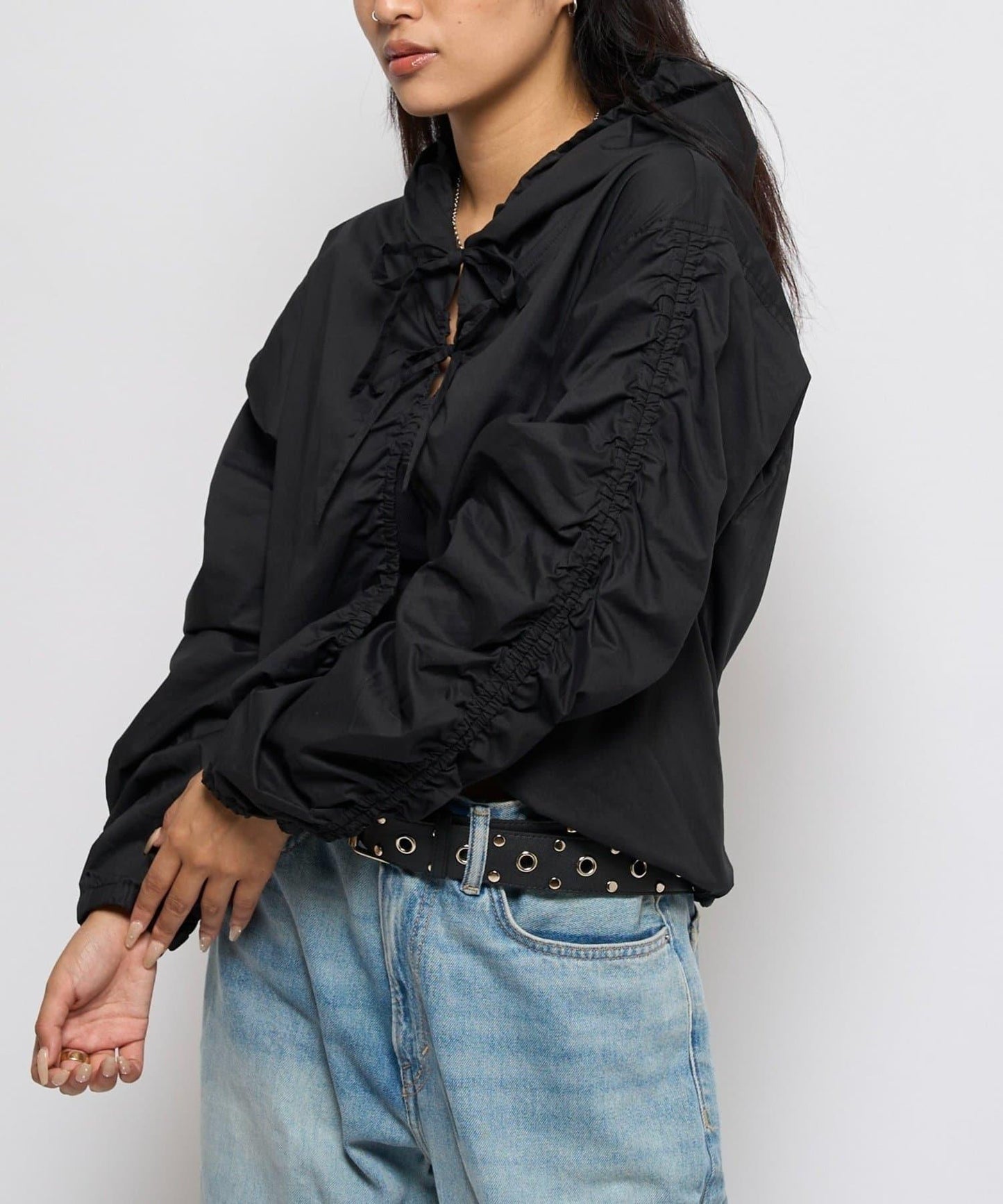 【WHO'S WHO gallery】抽褶連帽襯衫夾克