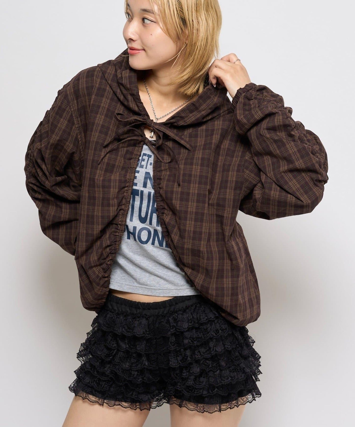 【WHO'S WHO gallery】抽褶連帽襯衫夾克