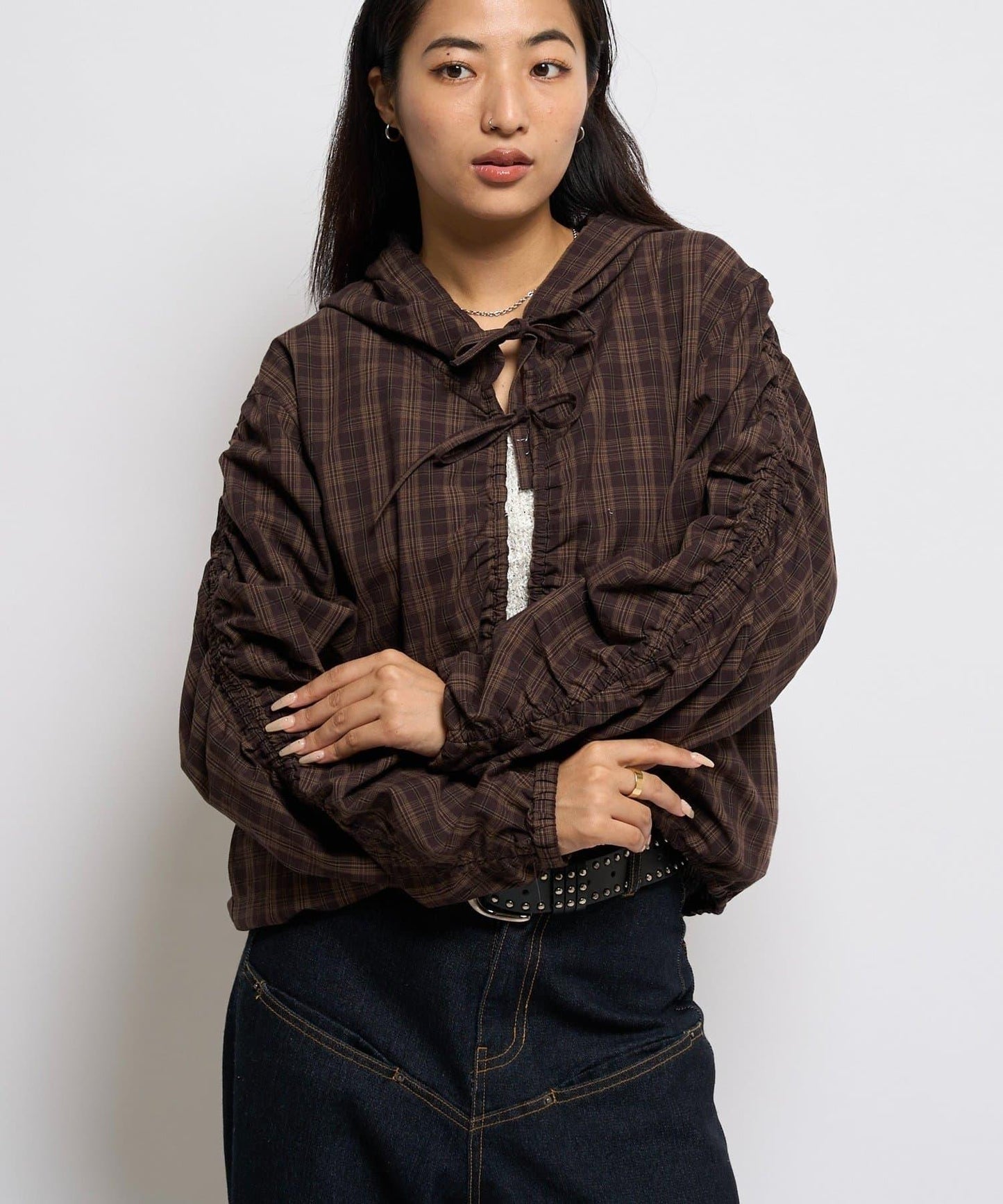 【WHO'S WHO gallery】抽褶連帽襯衫夾克