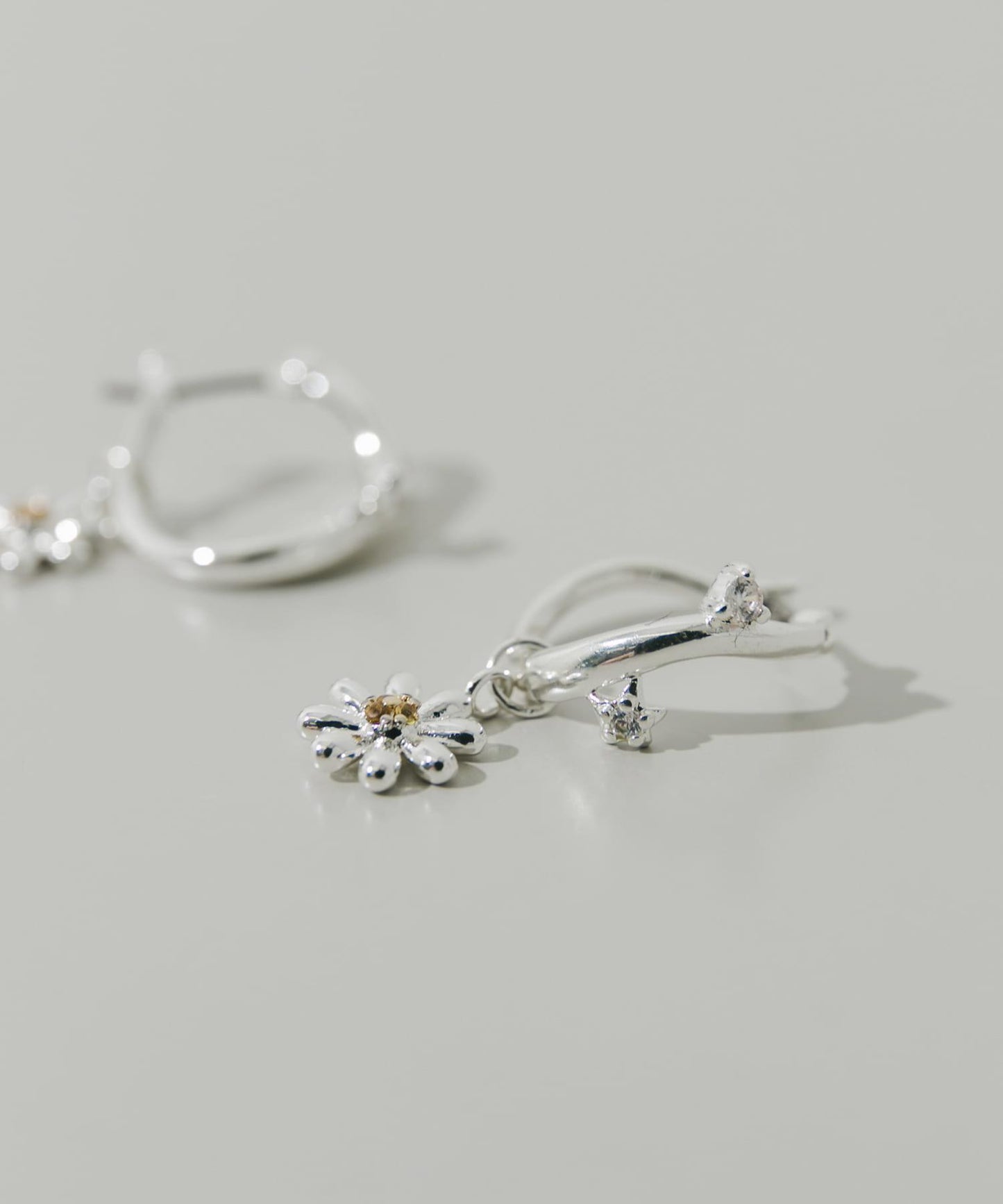 花朵吊墜設計圓環耳環