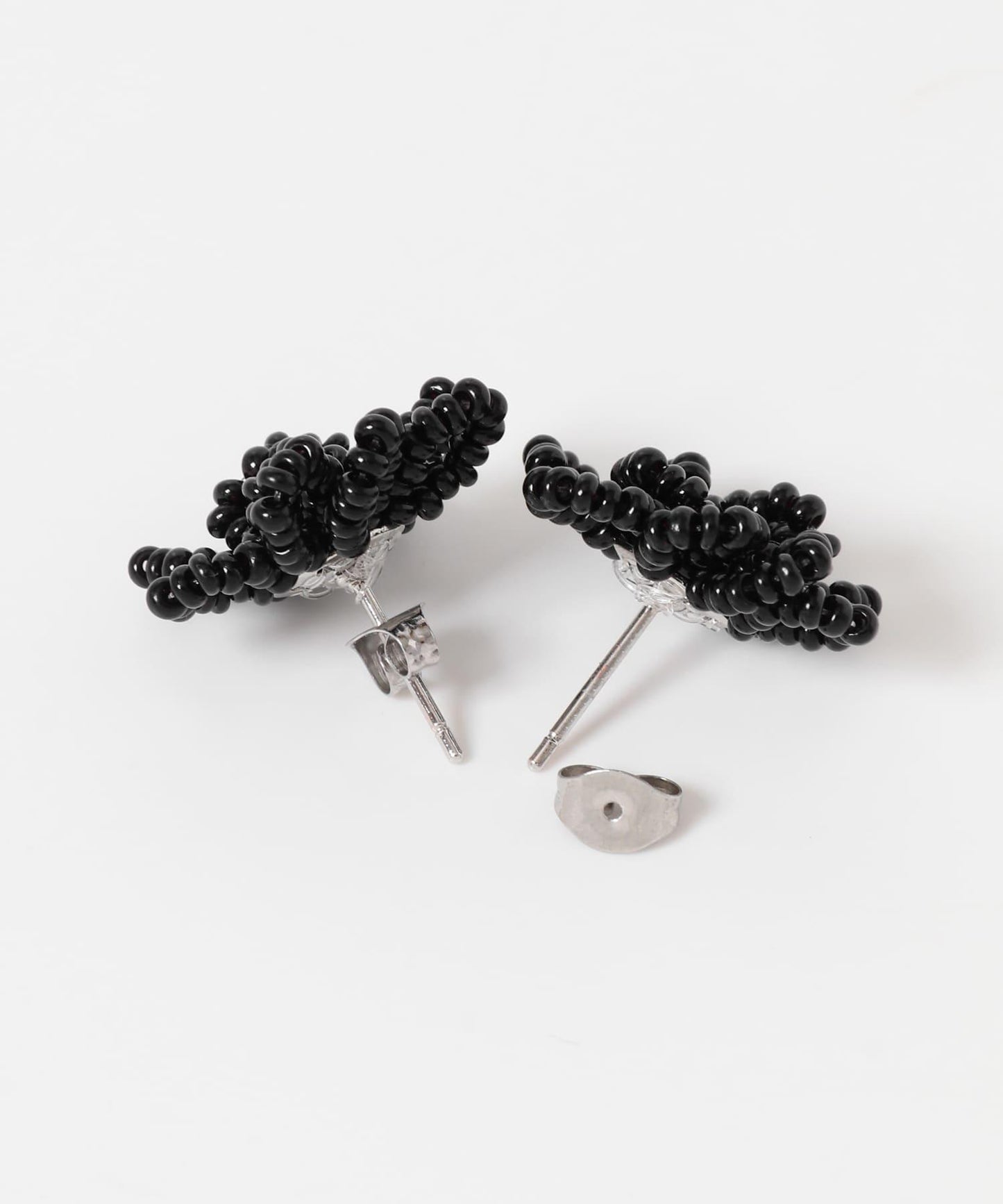 花朵造型珠飾耳環