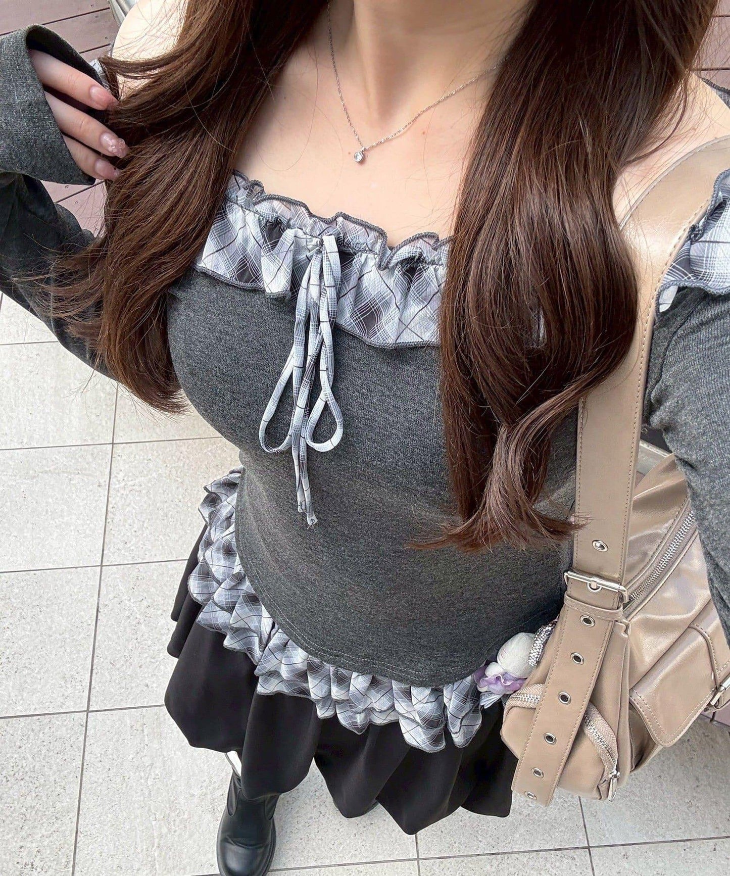 【主角級設計】格紋荷葉邊T恤