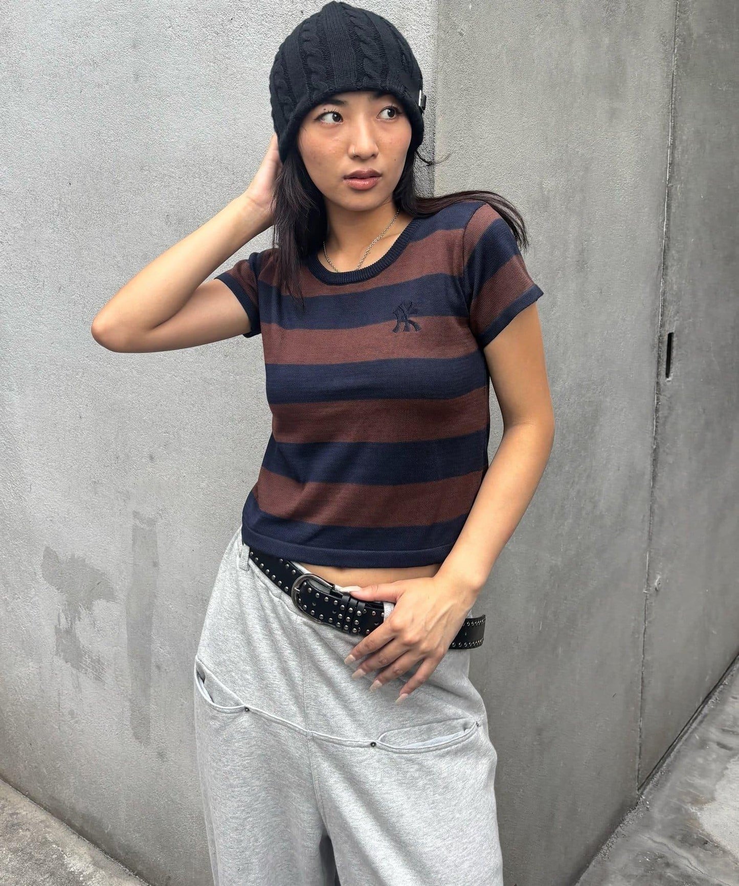 【WHO'S WHO gallery】橄欖球條紋修身針織衫