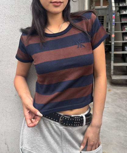 【WHO'S WHO gallery】橄欖球條紋修身針織衫