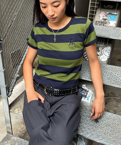 【WHO'S WHO gallery】橄欖球條紋修身針織衫