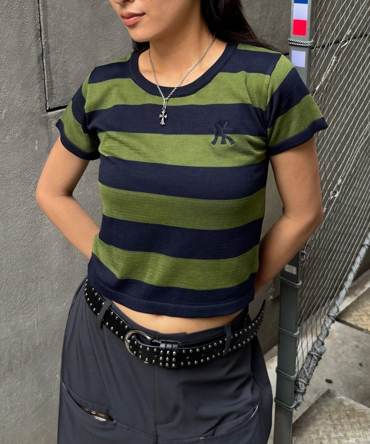 【WHO'S WHO gallery】橄欖球條紋修身針織衫