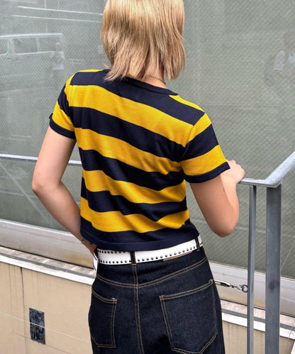 【WHO'S WHO gallery】橄欖球條紋修身針織衫