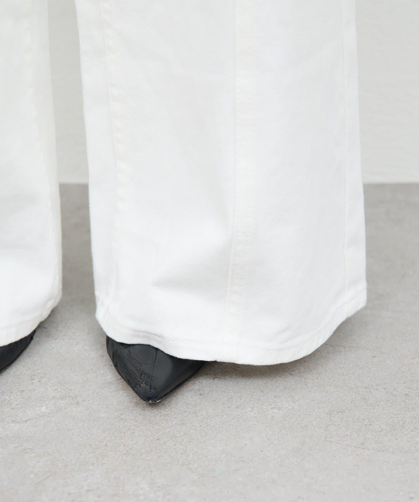 【近日開始】中縫拼接牛仔褲