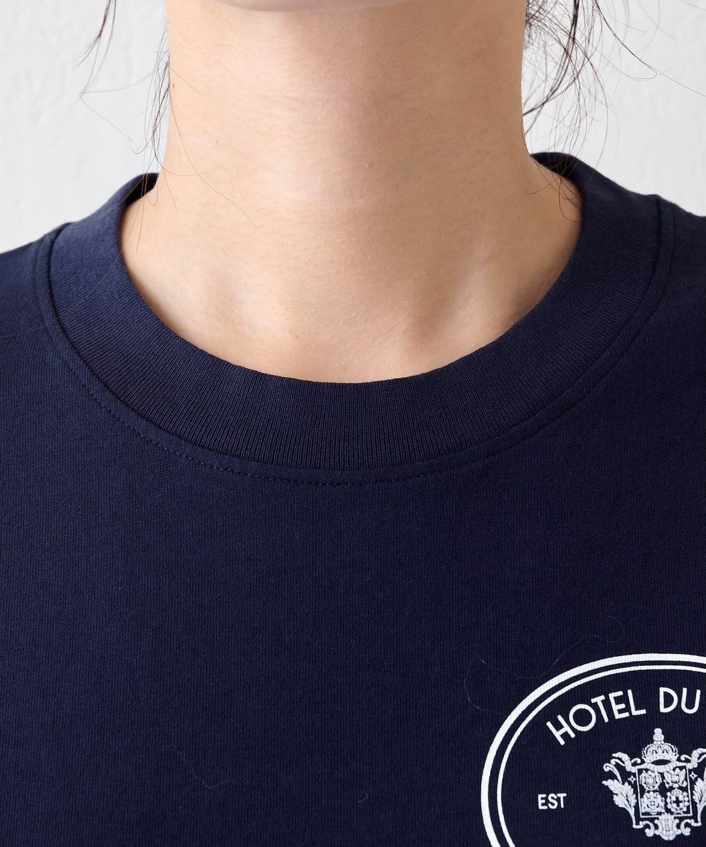 【Sporty&Rich】Kennedy徽章印花T恤