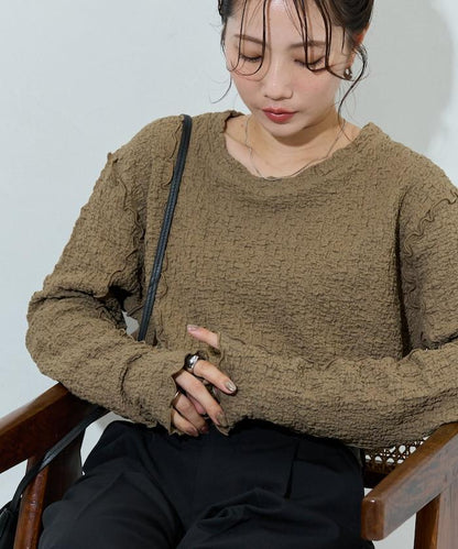 剪裁褶皺波點荷葉邊設計長袖T恤