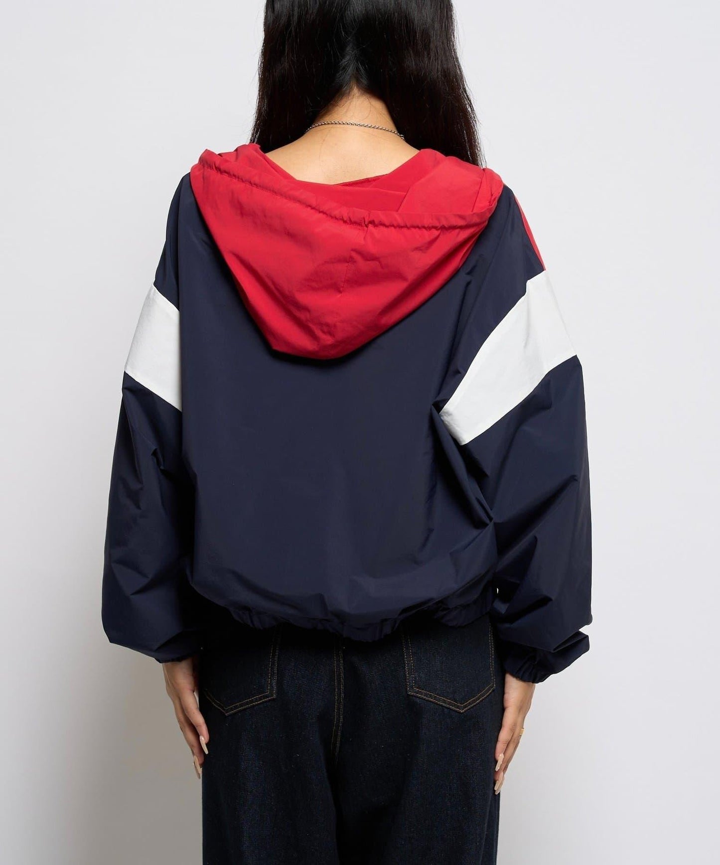 【WHO'S WHO gallery】數字印花尼龍連帽外套