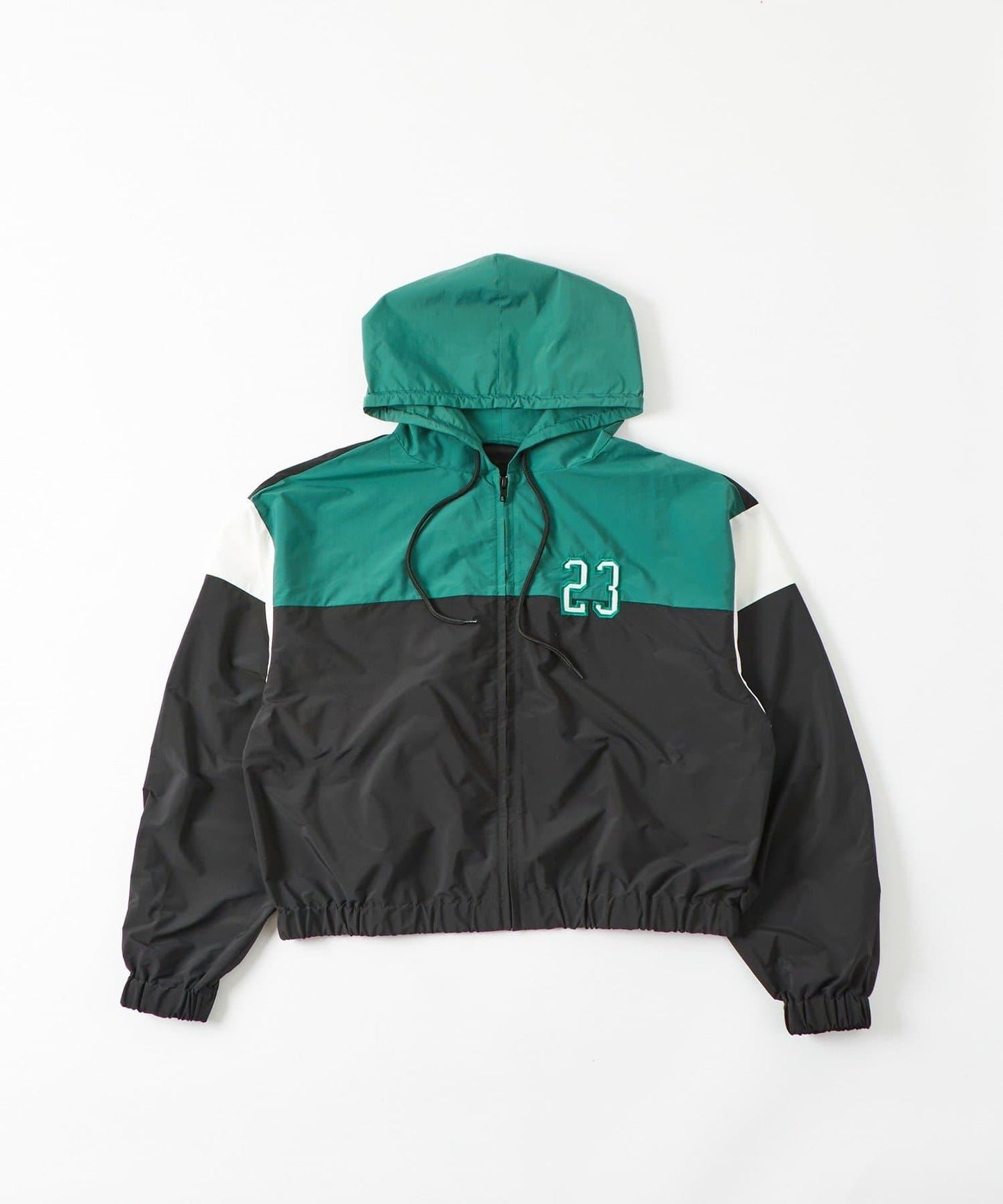 【WHO'S WHO gallery】數字印花尼龍連帽外套