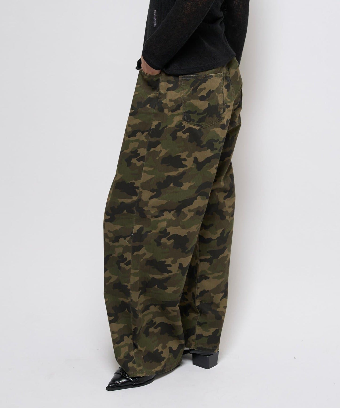 【WHO'S WHO gallery】多款圖案低腰牛仔褲