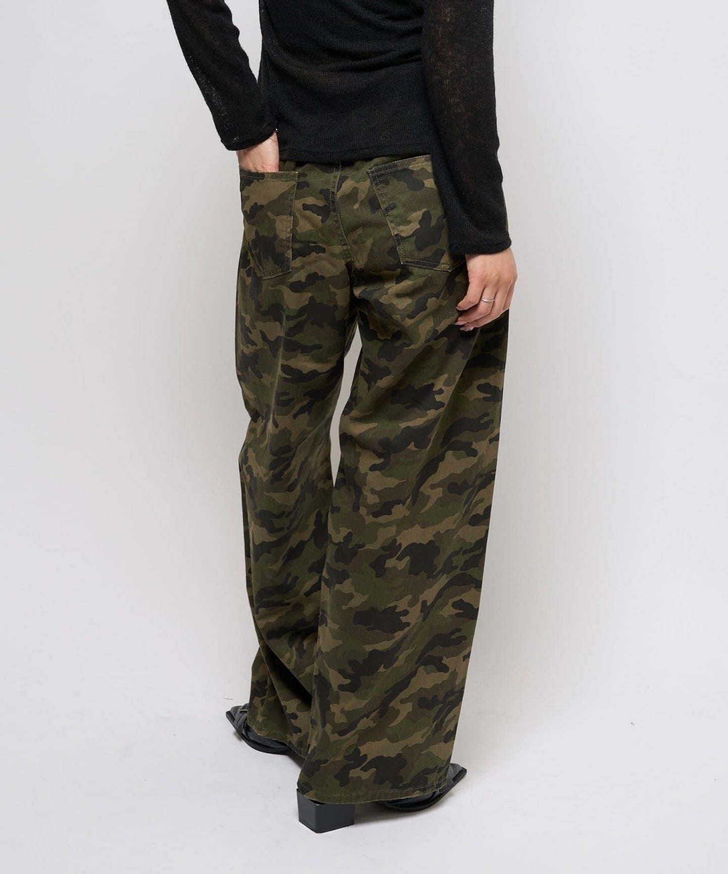 【WHO'S WHO gallery】多款圖案低腰牛仔褲