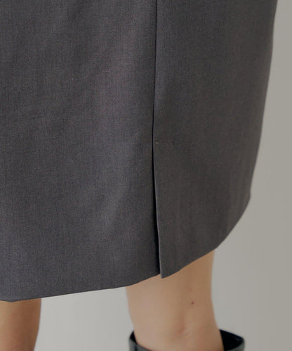 【Chico】帶玫瑰花胸針的蓬鬆長款夾克