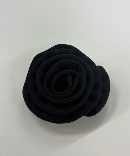 【Chico】帶玫瑰花胸針的蓬鬆長款夾克