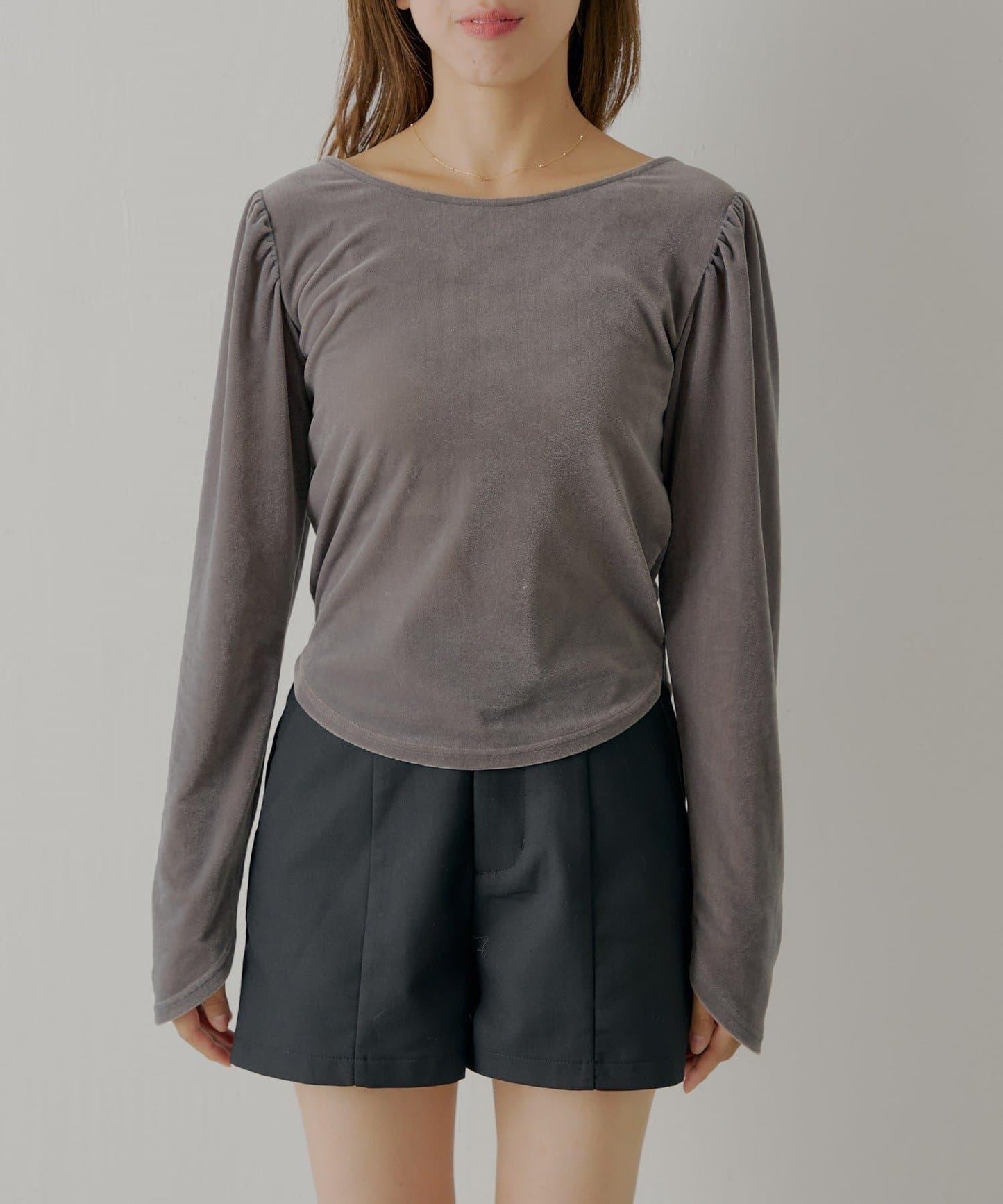 【Chico】荷葉邊吊帶+天鵝絨上衣套裝