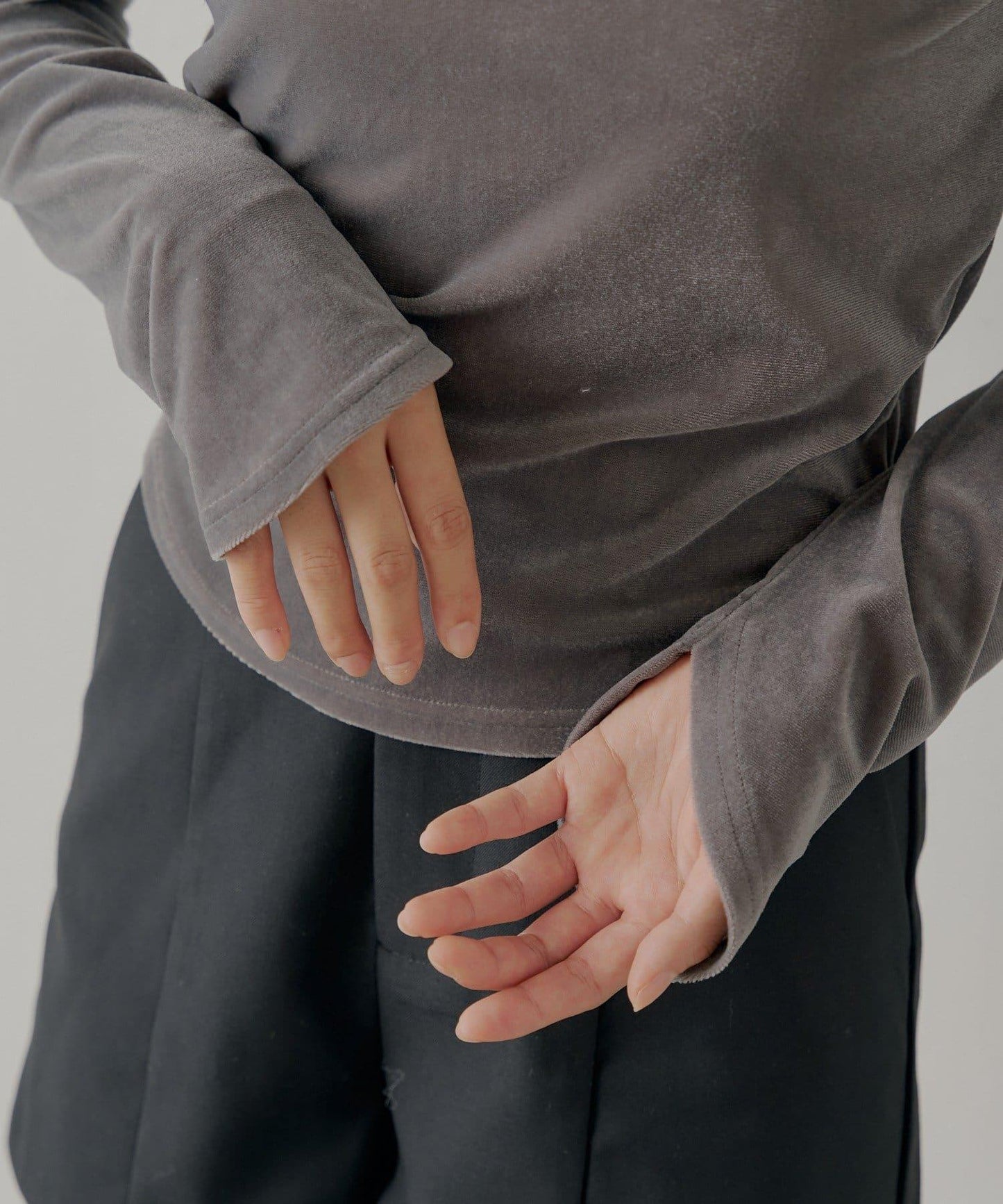 【Chico】荷葉邊吊帶+天鵝絨上衣套裝