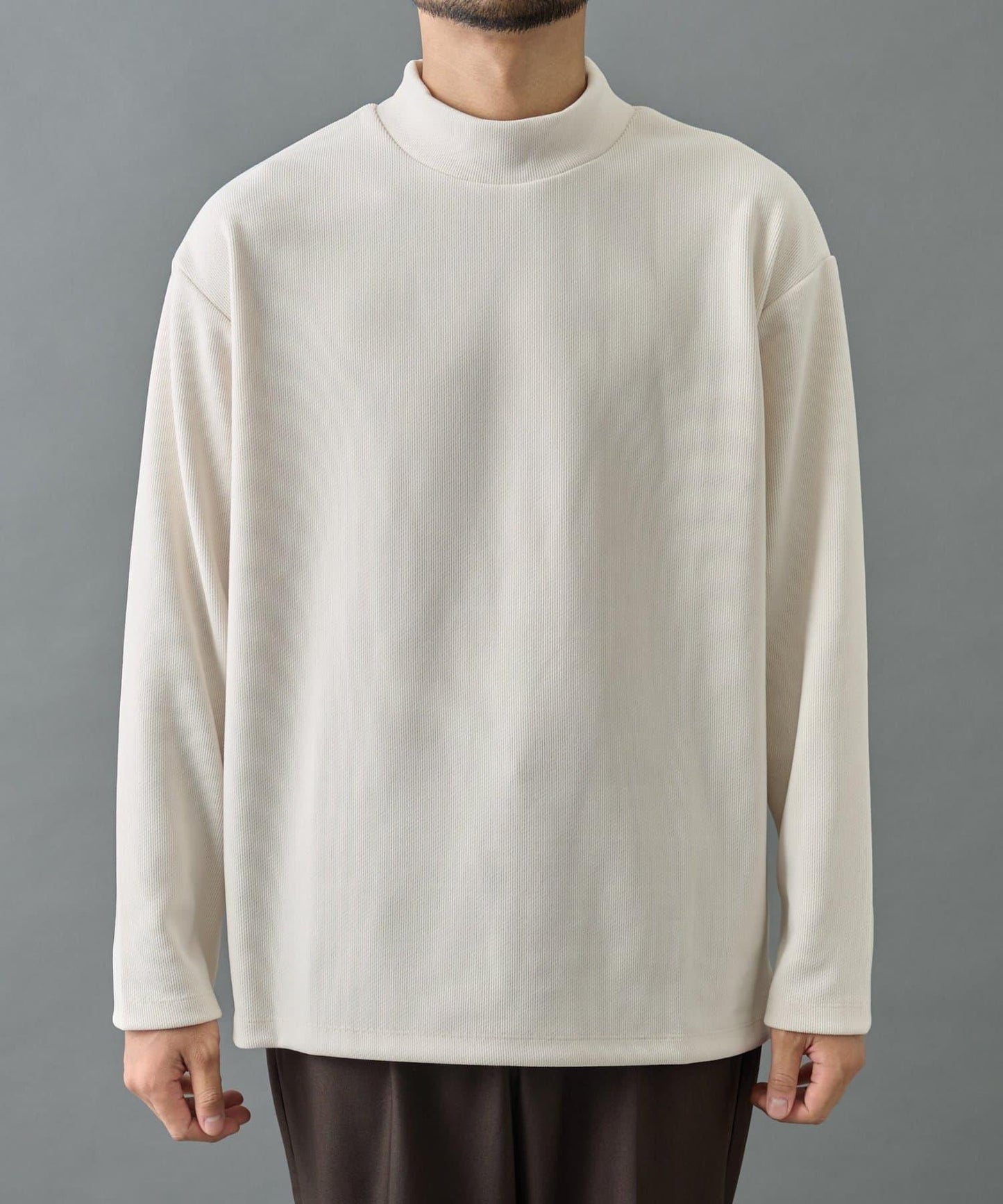 【AW】剪裁絨面高領套頭衫