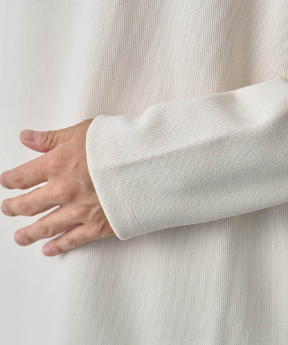 【AW】剪裁絨面高領套頭衫