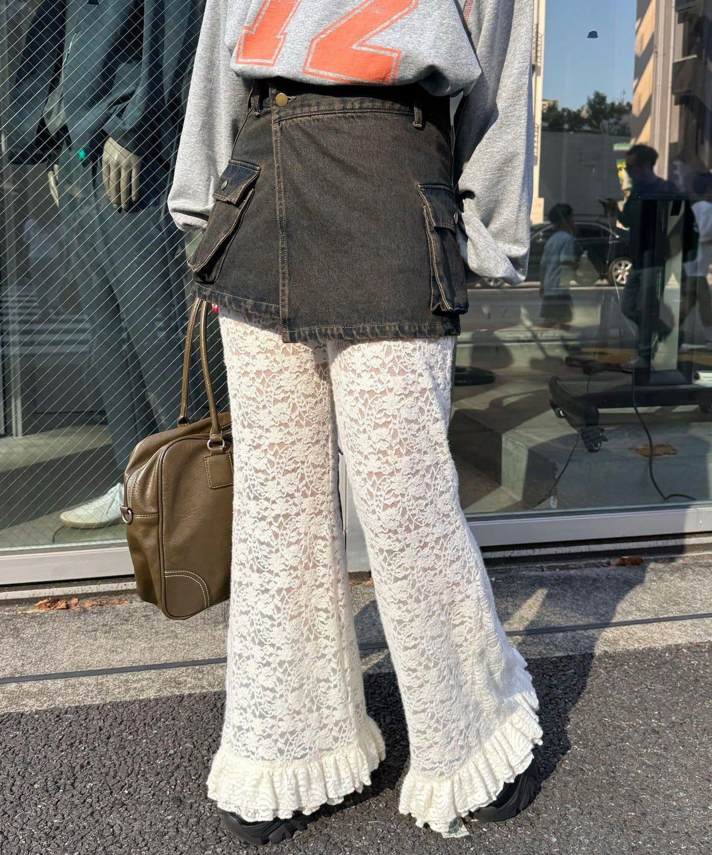 磨毛蕾絲拼接荷葉邊闊腿褲