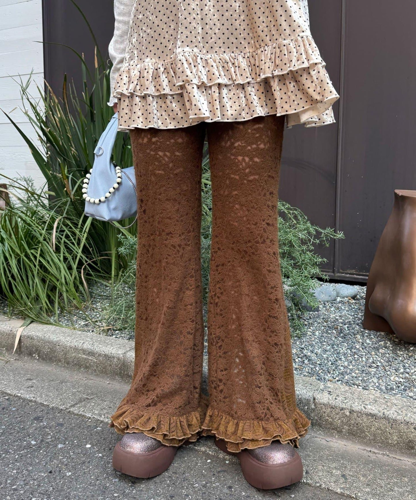 磨毛蕾絲拼接荷葉邊闊腿褲