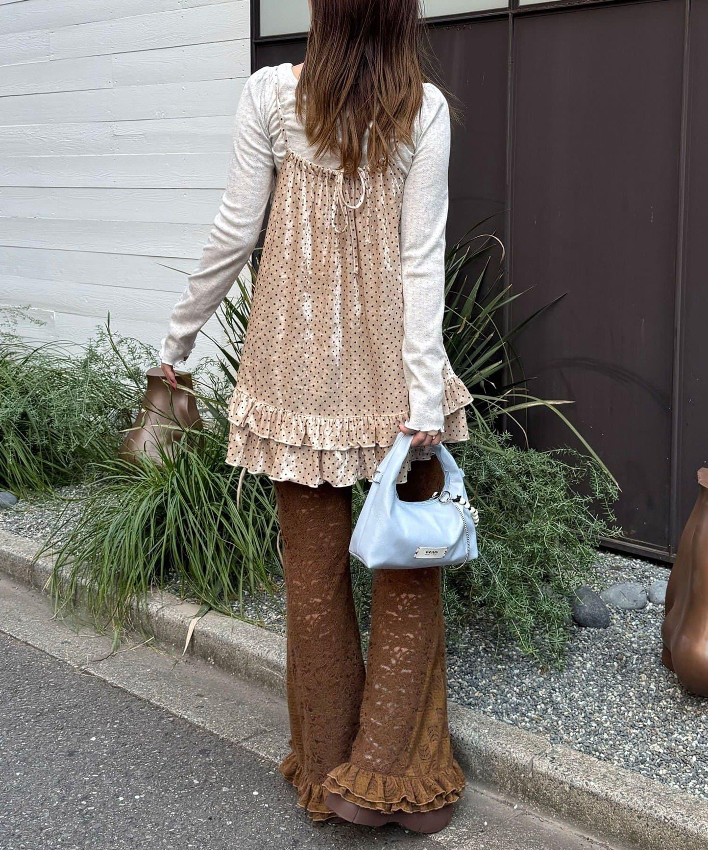 磨毛蕾絲拼接荷葉邊闊腿褲