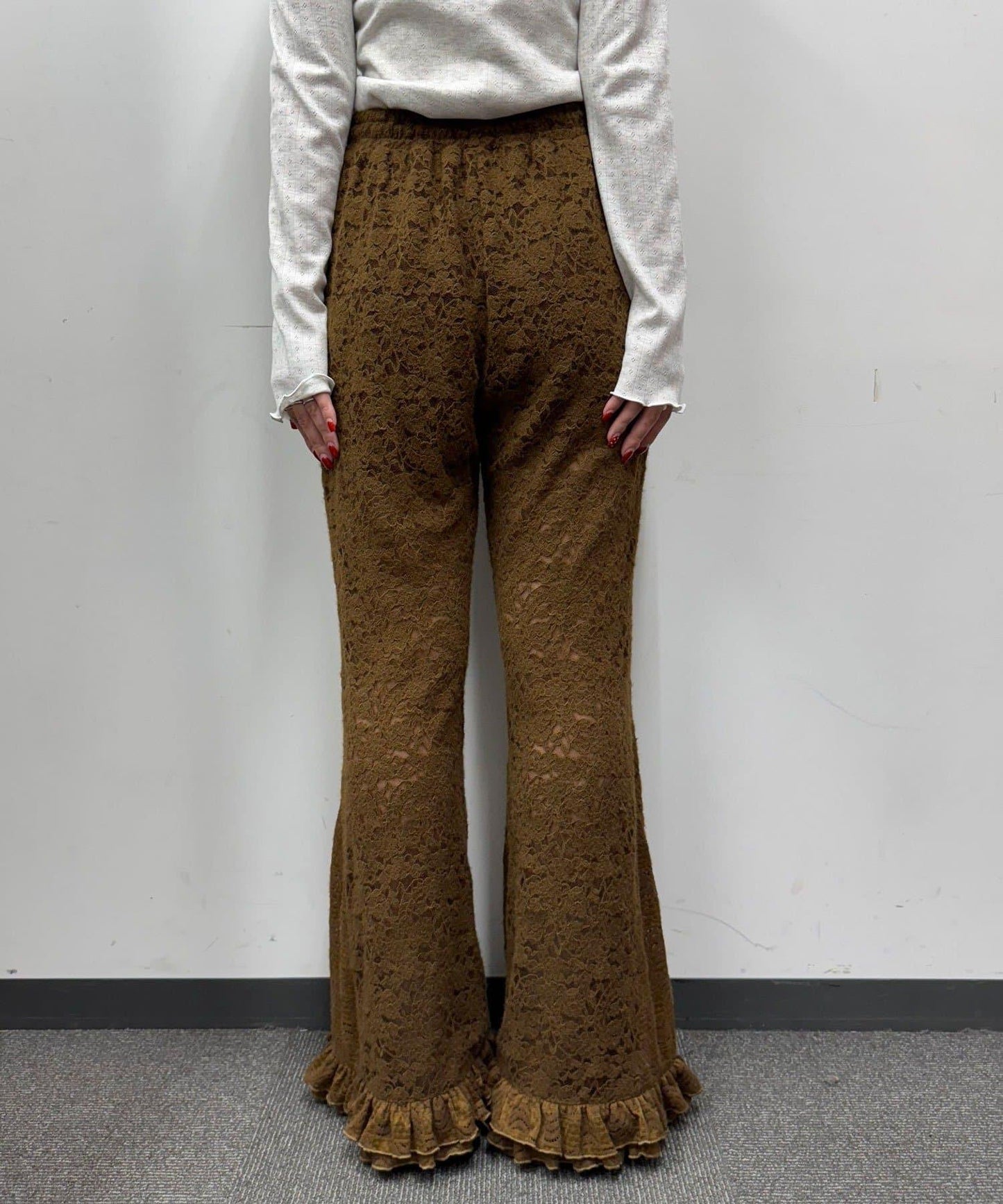 磨毛蕾絲拼接荷葉邊闊腿褲