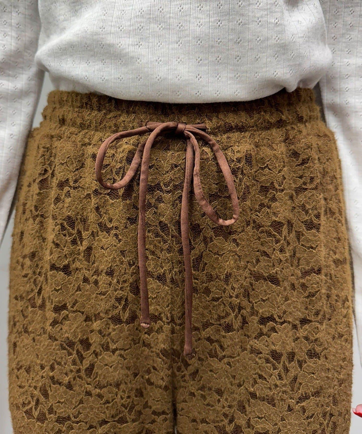 磨毛蕾絲拼接荷葉邊闊腿褲