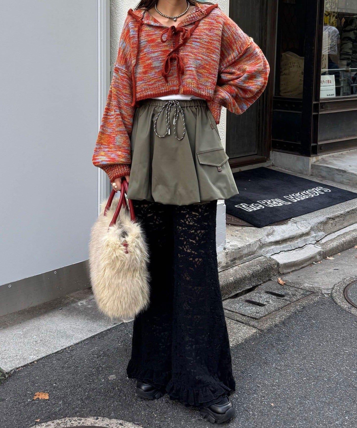 磨毛蕾絲拼接荷葉邊闊腿褲