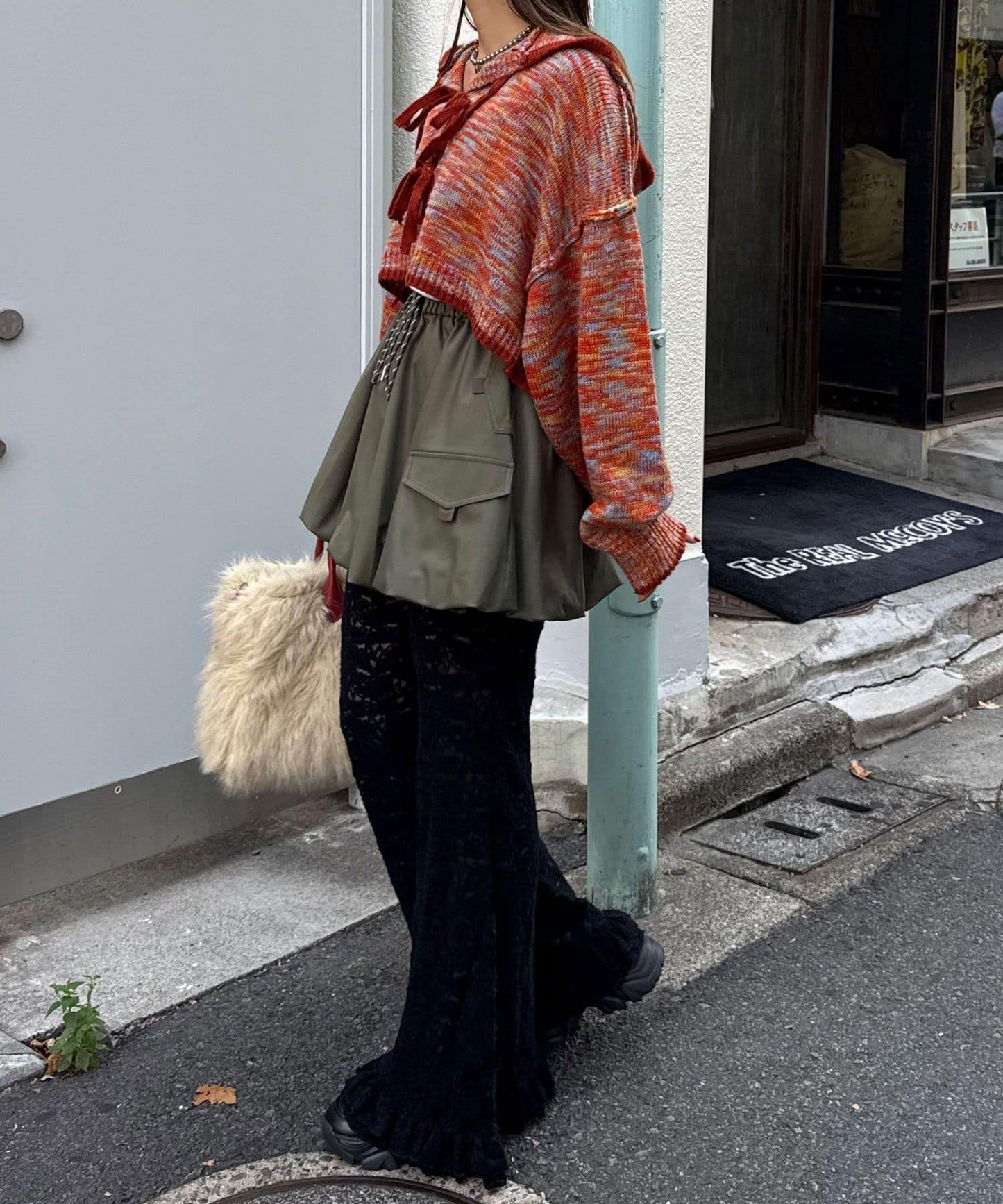 磨毛蕾絲拼接荷葉邊闊腿褲