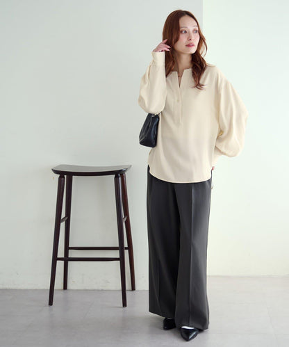 【Discoat】優雅紐扣裝飾V領襯衫