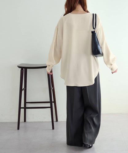 【Discoat】優雅紐扣裝飾V領襯衫