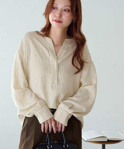 【Discoat】優雅紐扣裝飾V領襯衫