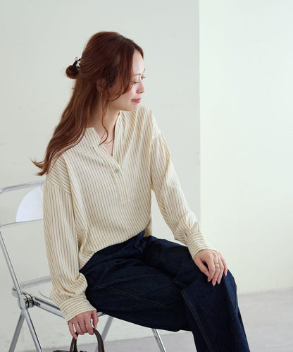 【Discoat】優雅紐扣裝飾V領襯衫