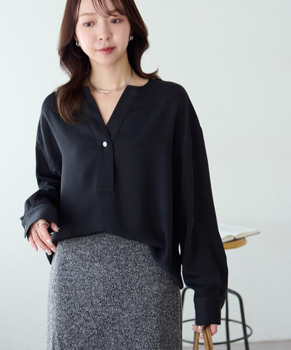 【Discoat】優雅紐扣裝飾V領襯衫