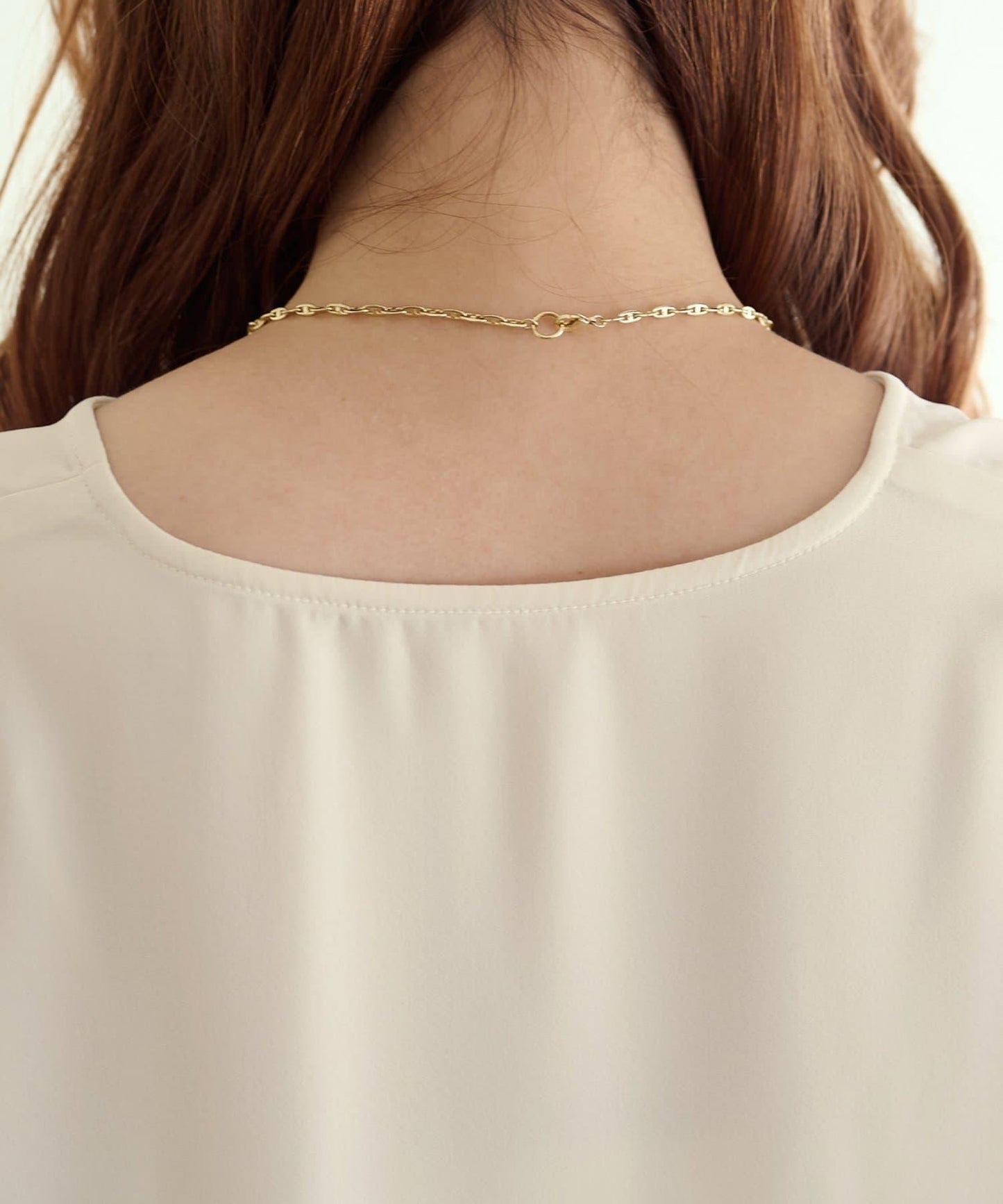 【Discoat】優雅紐扣裝飾V領襯衫