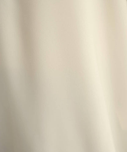 【Discoat】優雅紐扣裝飾V領襯衫