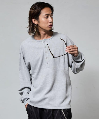 短款保暖亨利領T恤