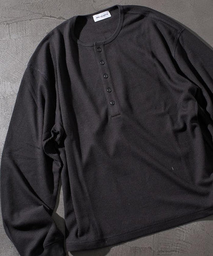 短款保暖亨利領T恤