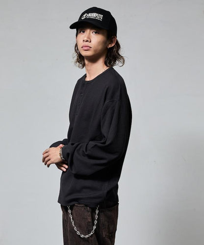 短款保暖亨利領T恤