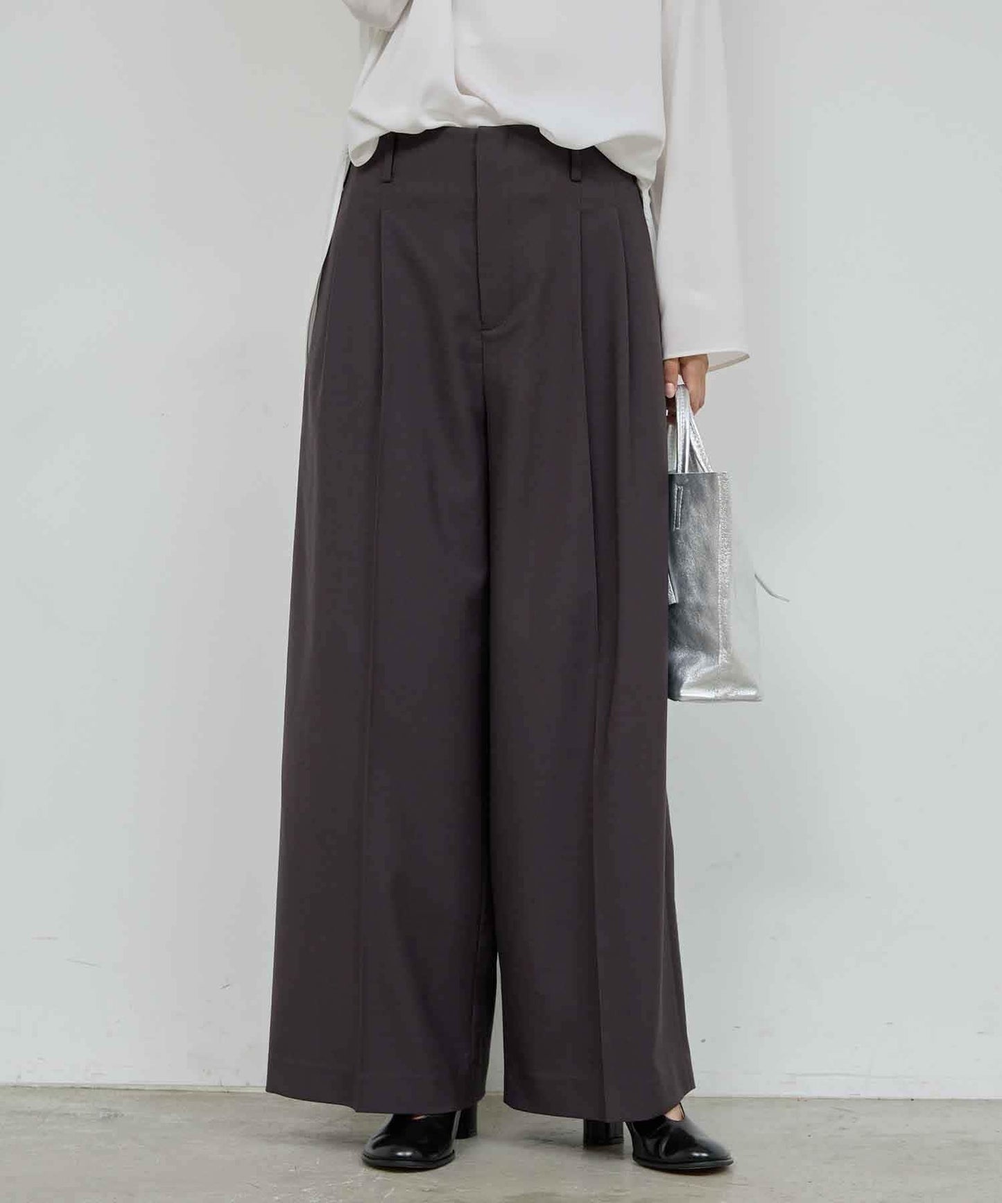 【近日開始】無腰帶褶皺寬腿褲