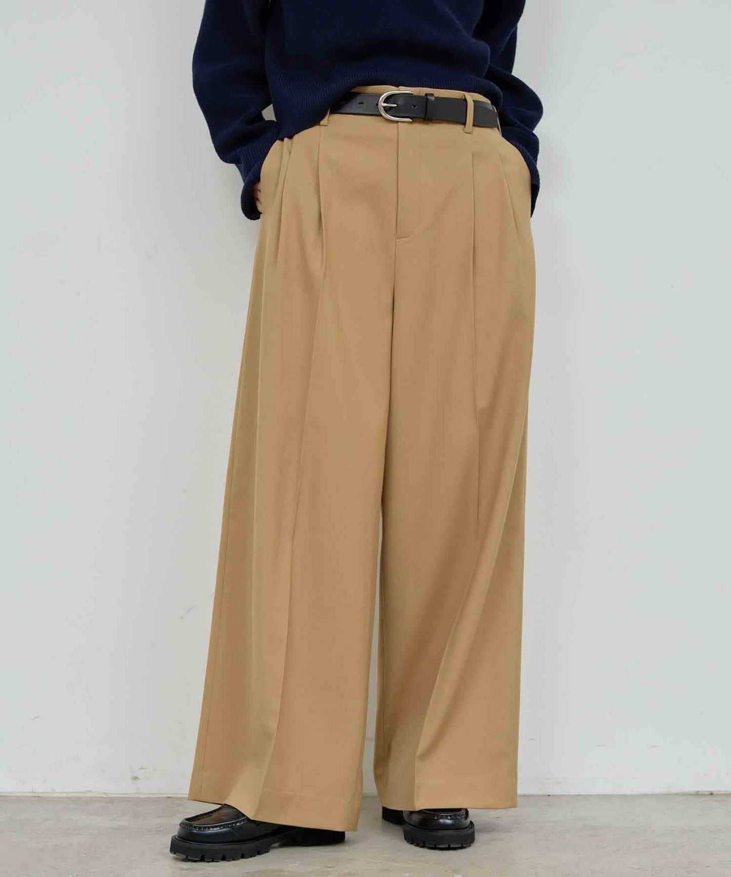 【近日開始】無腰帶褶皺寬腿褲