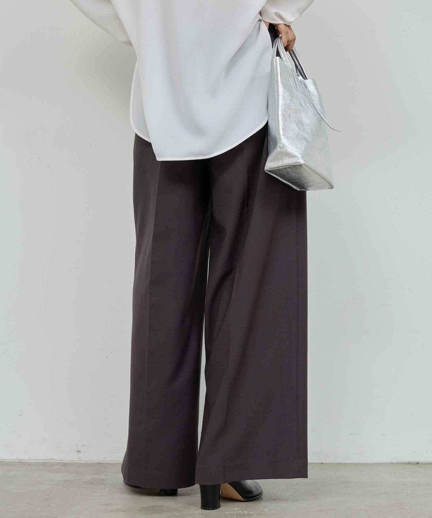 【近日開始】無腰帶褶皺寬腿褲