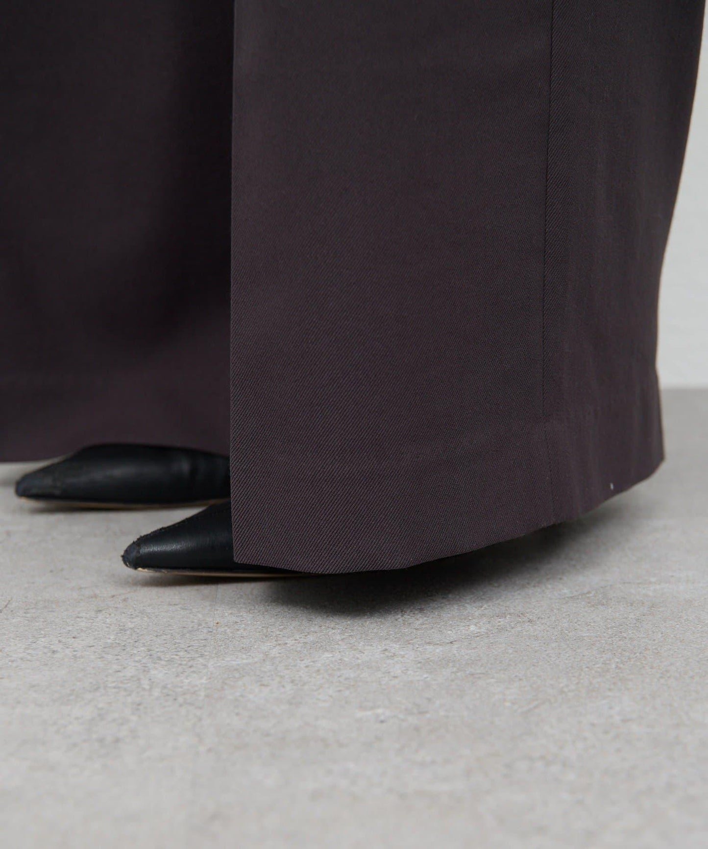 【近日開始】無腰帶褶皺寬腿褲